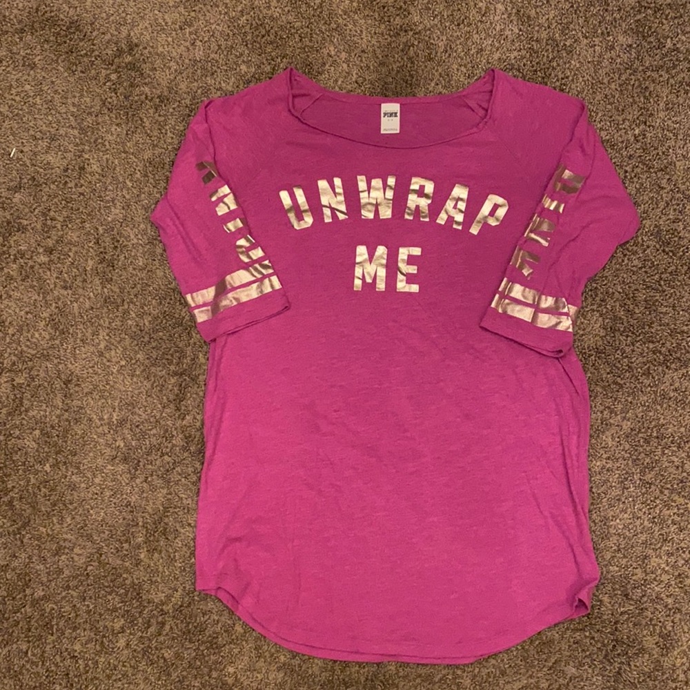 VICTORIA’S SECRET “Unwrap Me” gown or Nightshirt perfect for Christmas 🎄
